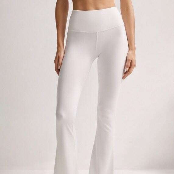 ZKIN Loft Pants in white made from sustainable Lenzing Tencel fabric